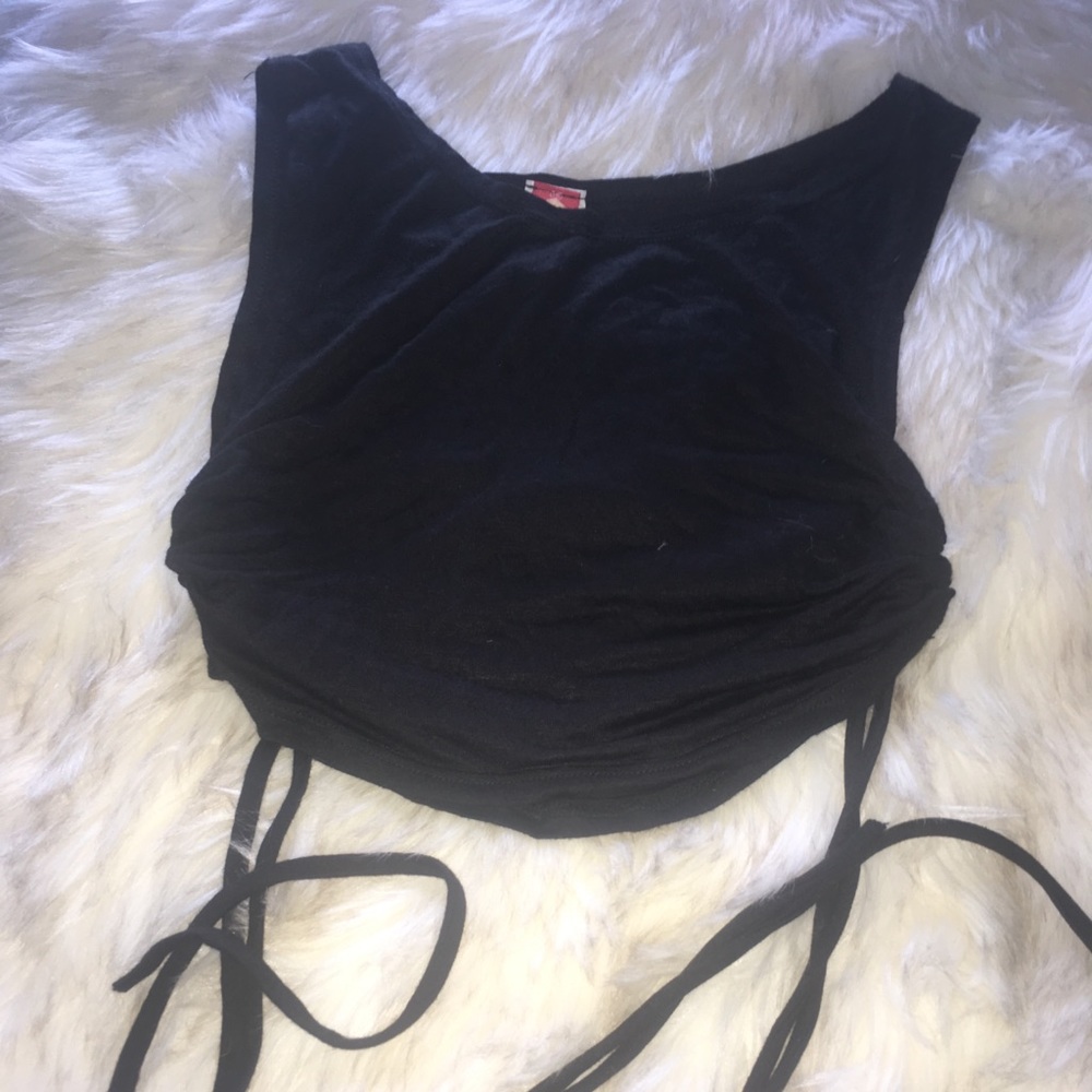 Black crop tank top